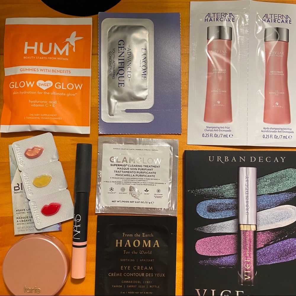 Makeup Sample Set - Picture 2 of 5